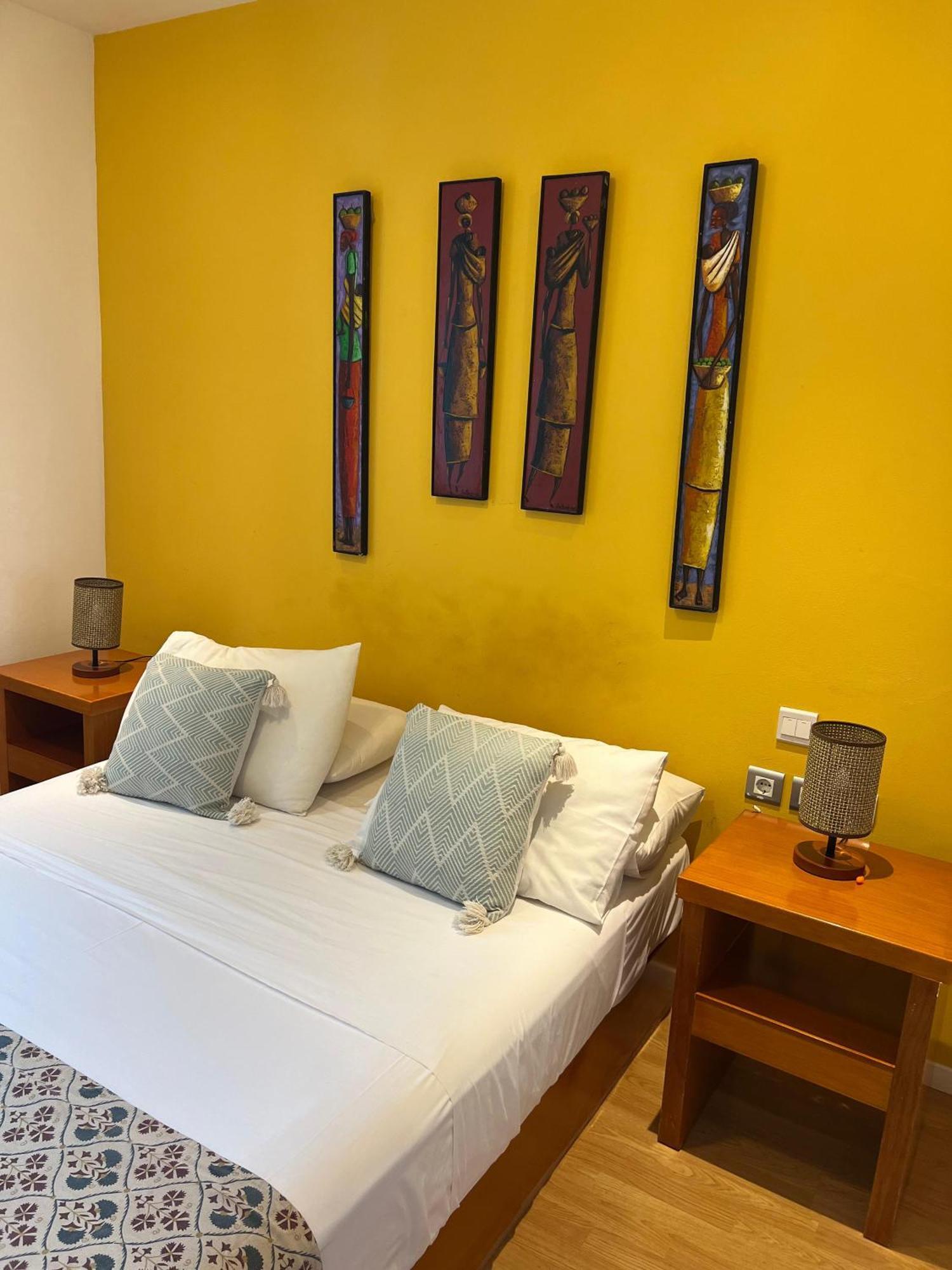 Art House Hotel Luanda Ngoại thất bức ảnh