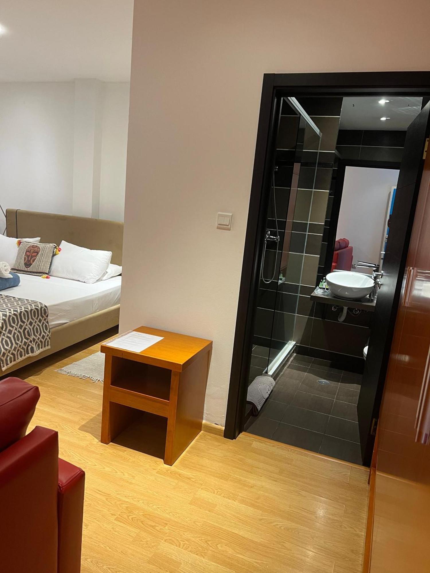 Art House Hotel Luanda Ngoại thất bức ảnh